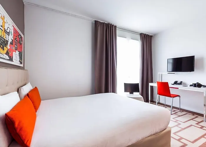 Disneyland Deluxe Flat, Outside Pool, Climatisation, 1 Min To Disney Parks