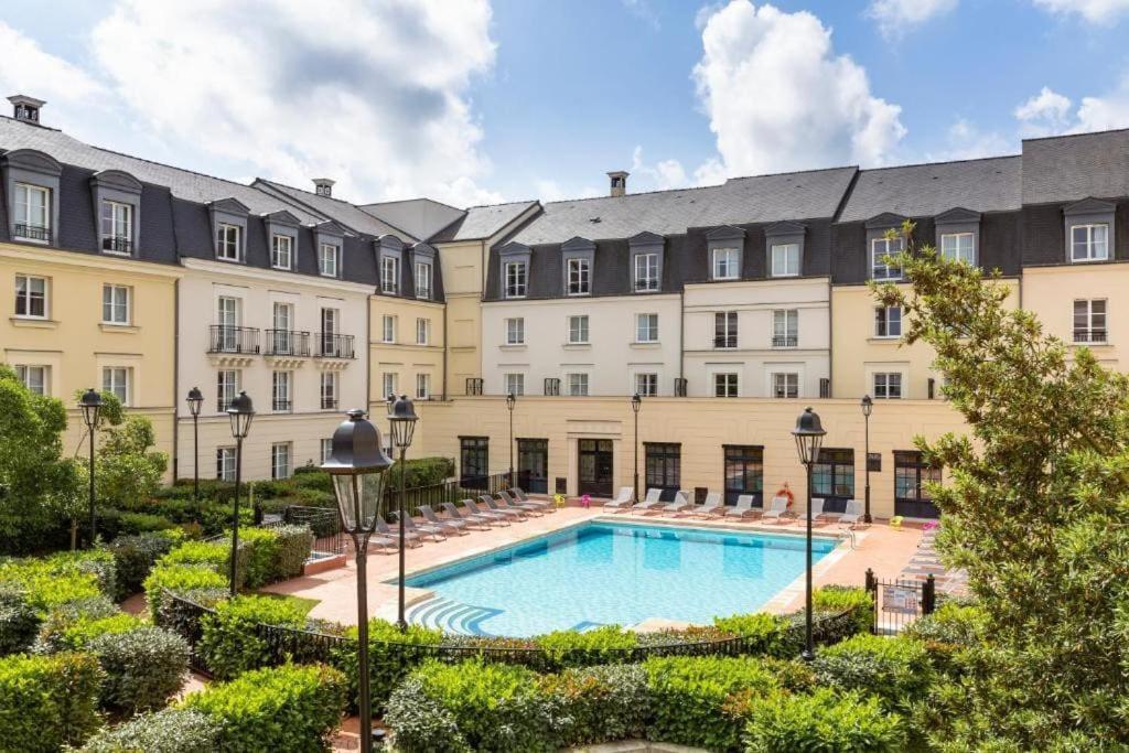 Apartment Disneyland Deluxe Flat, Outside Pool, Climatisation, 1 Min To Parks