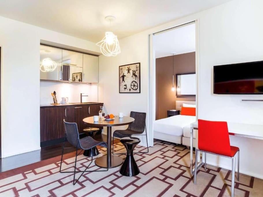 Disneyland Deluxe Flat, Outside Pool, Climatisation, 1 Min To Parks