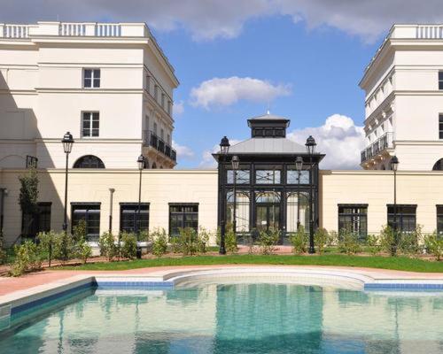 Disneyland Deluxe Flat, Outside Pool, Climatisation, 1 Min To Parks Apartment Serris